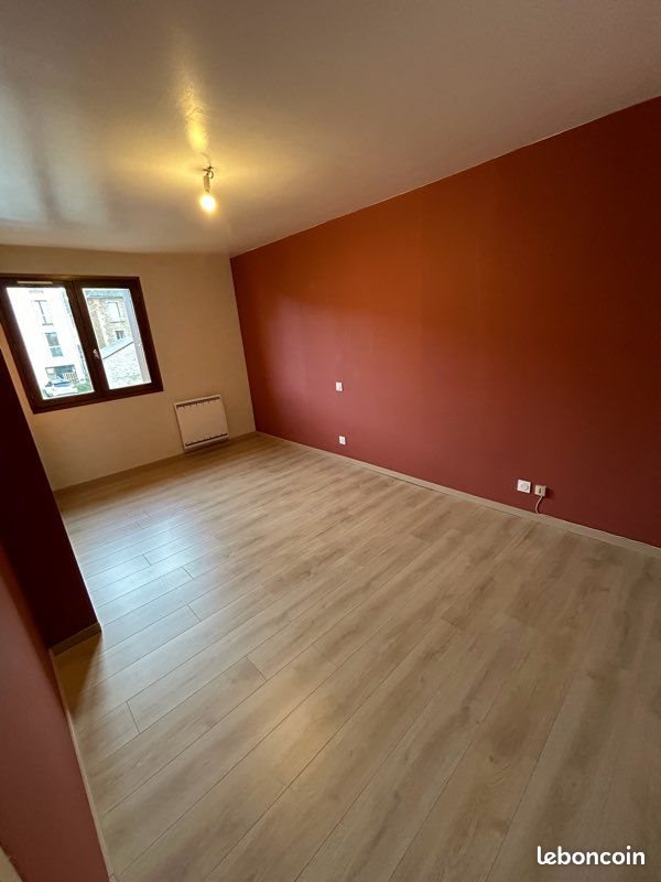 Appartement à louer, 80m², Laissac