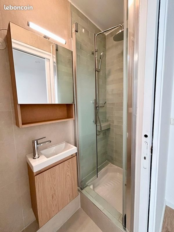 Appartement à louer, 21m², Paris 18ème