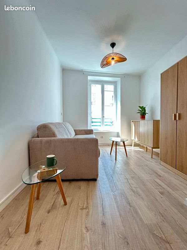 Appartement à louer, 21m², Paris 18ème