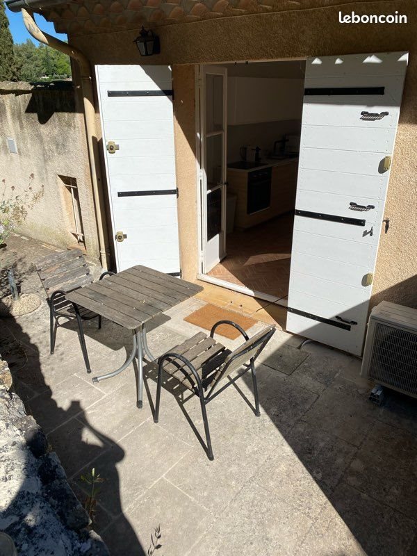 Appartement à louer, 25m², Saint-Marc-Jaumegarde