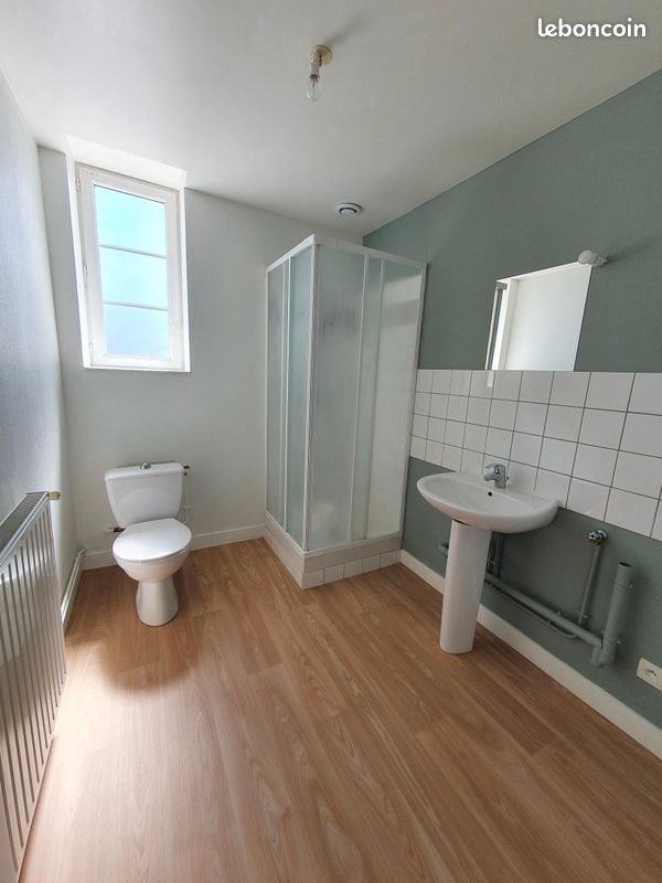 Appartement à louer, 40m², Saint-Denis-de-l'Hôtel