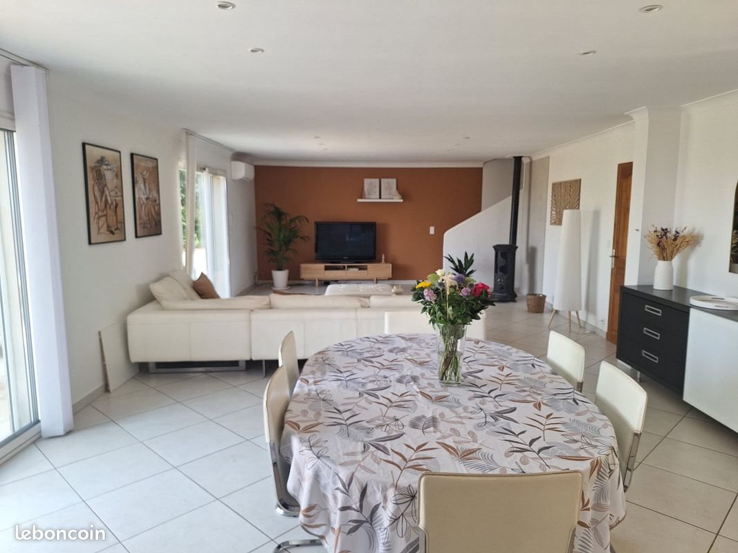 Maison à louer, 170m², Cadenet