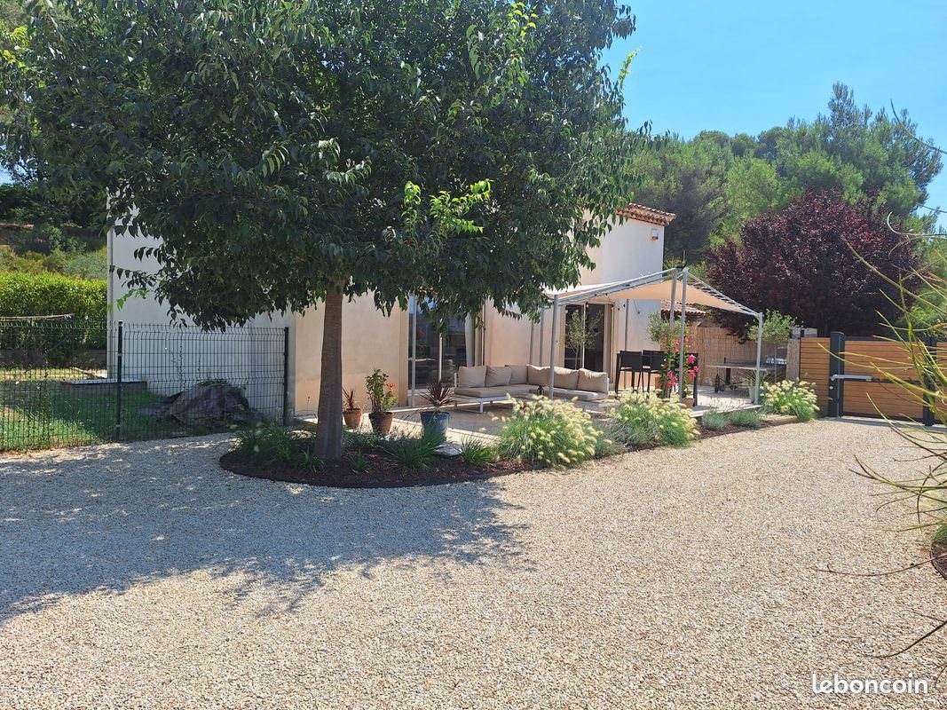 Maison à louer, 170m², Cadenet