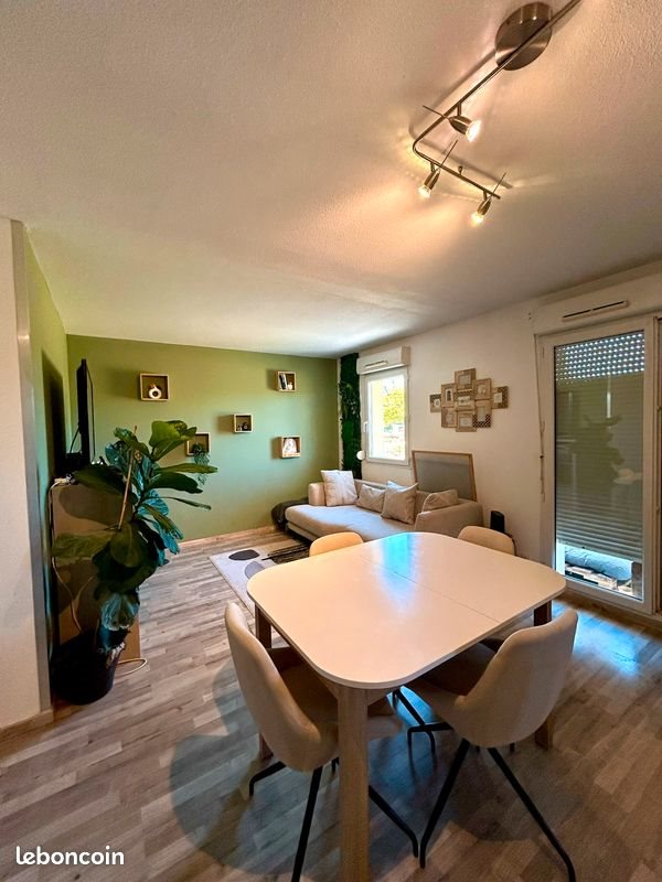 Appartement à louer, 55m², Saint-Privat-des-Vieux