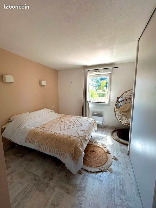 Appartement à louer, 55m², Saint-Privat-des-Vieux