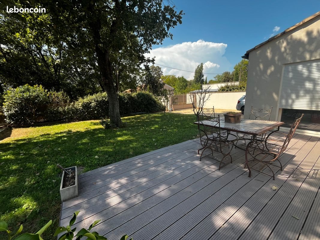 Maison à louer, 140m², Uchaux