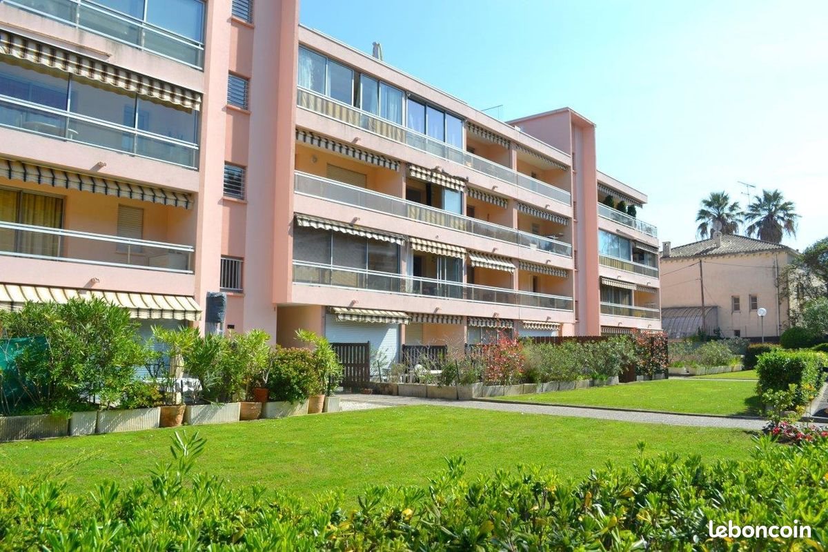 Appartement à louer, 18m², Vallauris