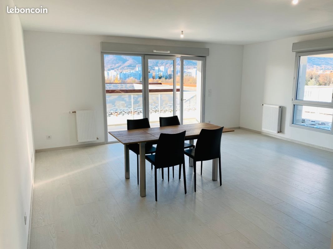 Appartement à louer, 71m², Saint-Genis-Pouilly