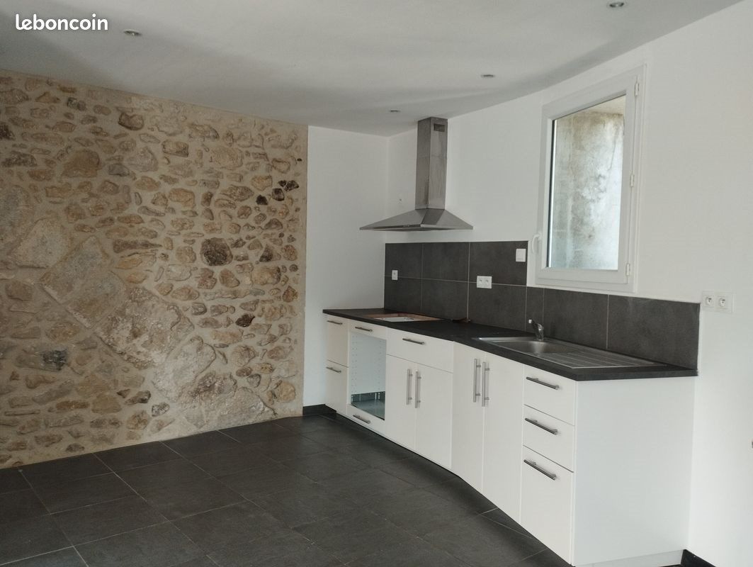 Appartement à louer, 80m², Saint-Félix-de-Lodez
