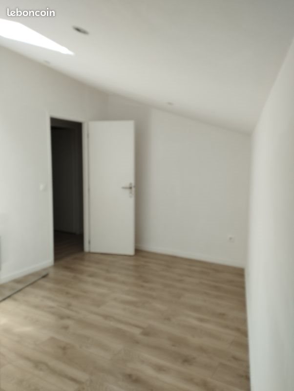 Appartement à louer, 80m², Saint-Félix-de-Lodez