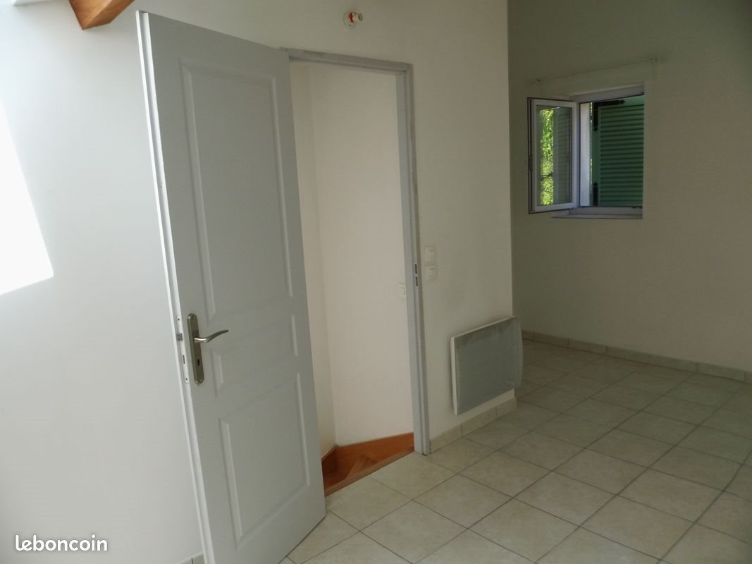 Maison à louer, 60m², Belgentier