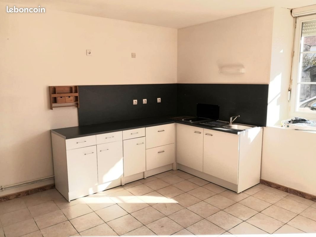 Maison à louer, 50m², Froncles