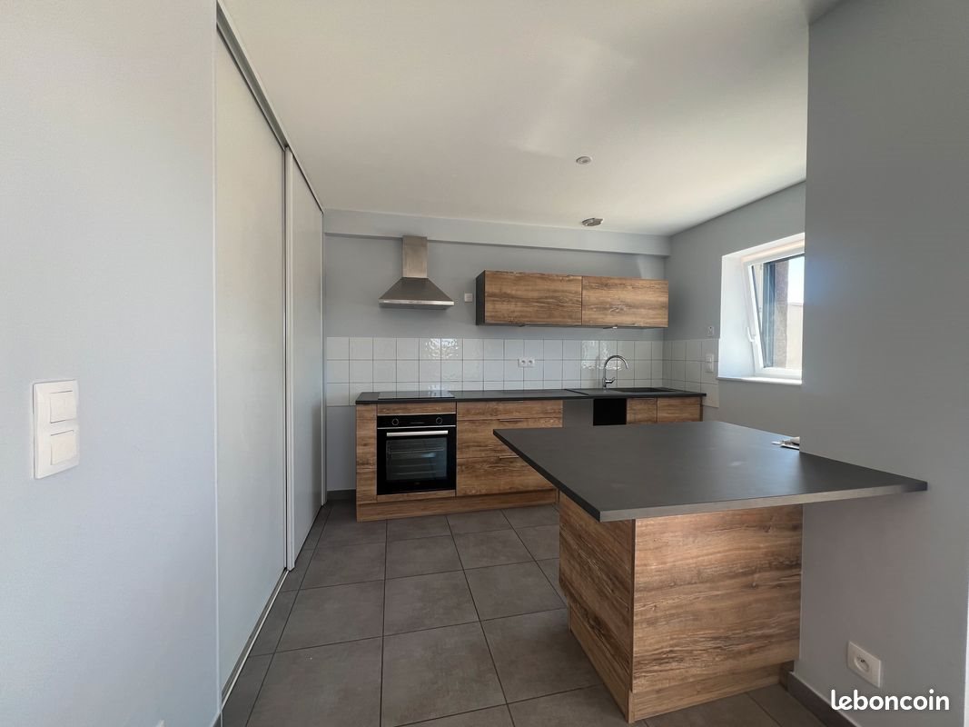 Appartement à louer, 80m², Saint-Laurent-de-Chamousset