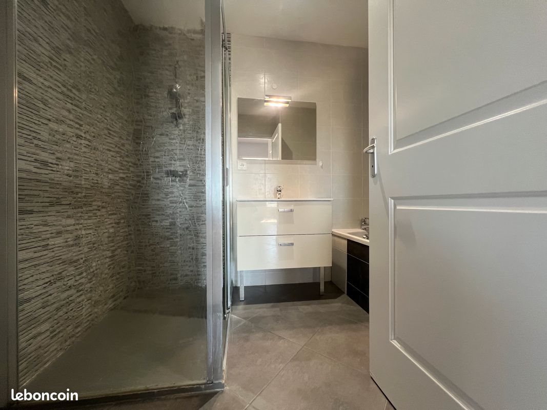 Appartement à louer, 80m², Saint-Laurent-de-Chamousset