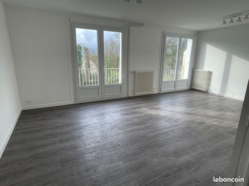 Appartement à louer, 82m², Maël-Carhaix