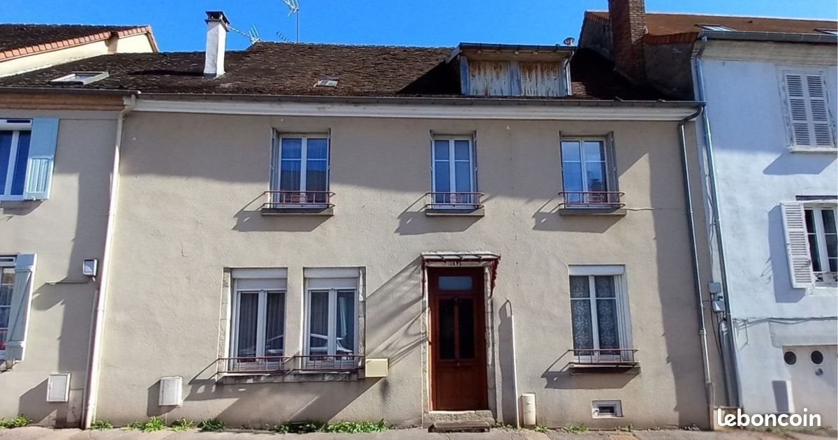 Maison à vendre, 201m², Saint-Yrieix-la-Perche