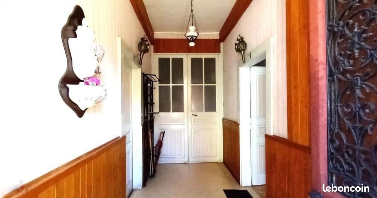 Maison à vendre, 201m², Saint-Yrieix-la-Perche