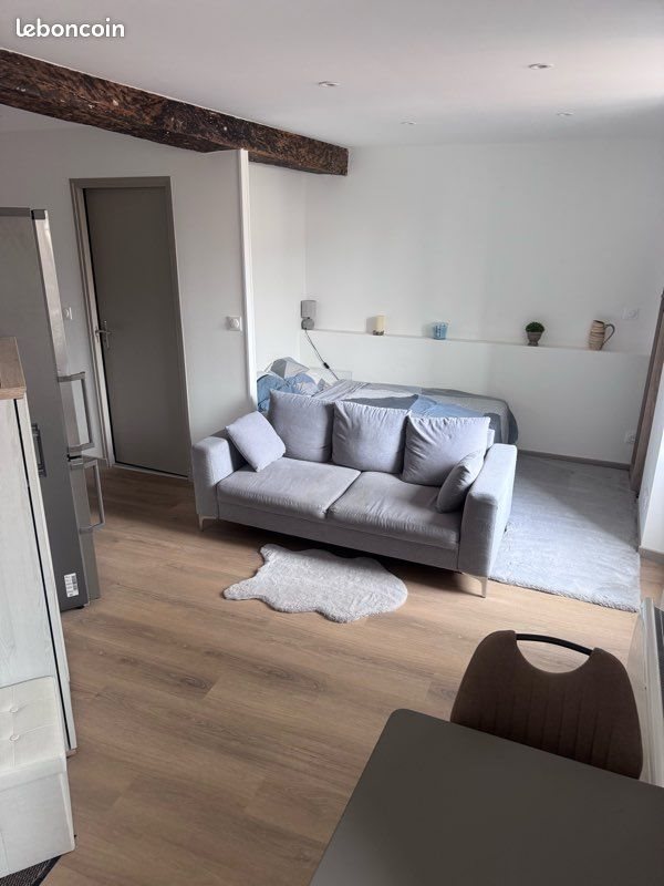 Appartement à louer, 25m², Saintes