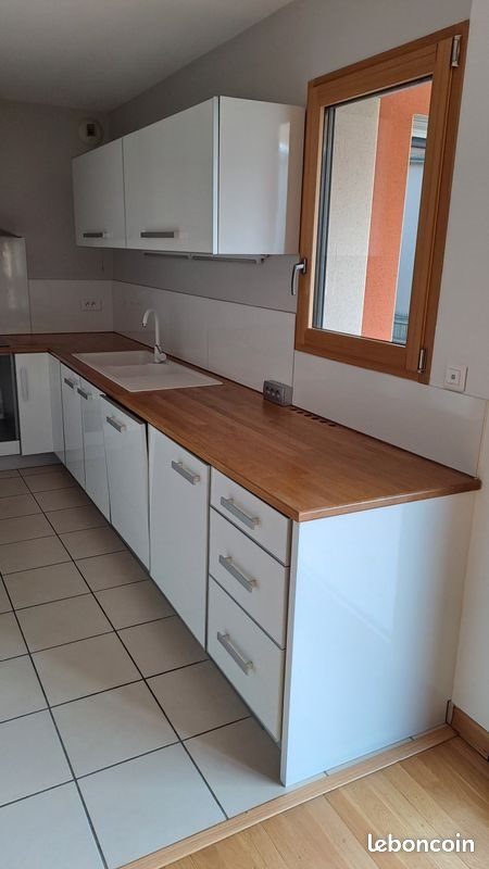 Appartement à louer, 76m², Genas