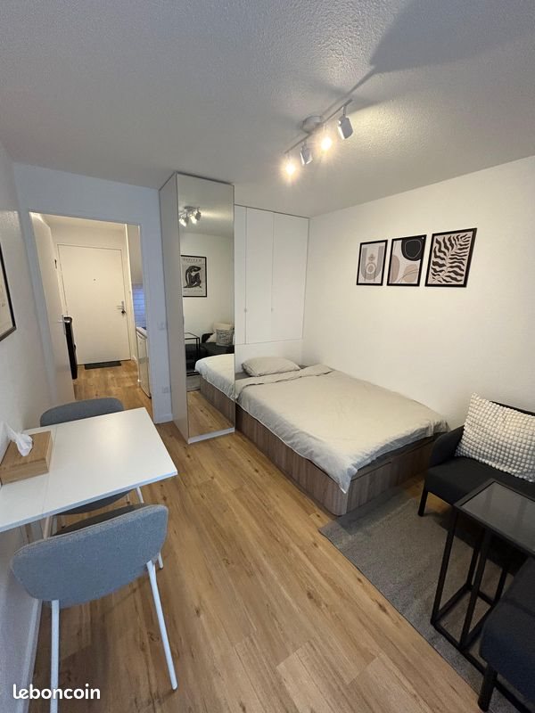 Appartement à louer, 18m², Courbevoie