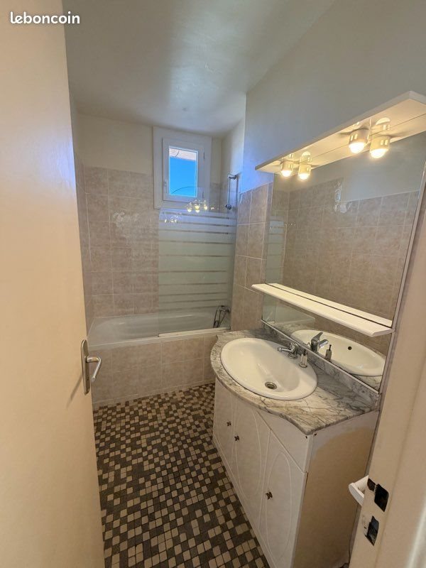 Appartement à louer, 58m², Nîmes