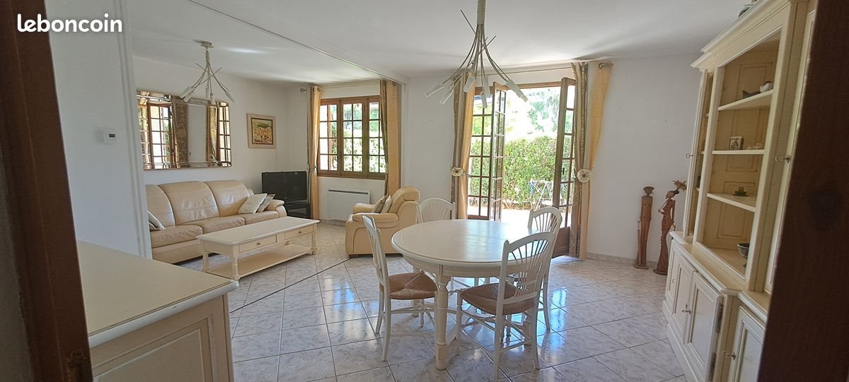 Appartement à louer, 65m², Carqueiranne