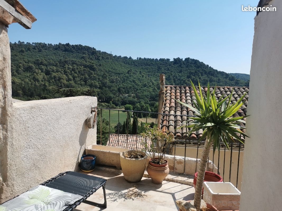 Maison à louer, 80m², Ansouis