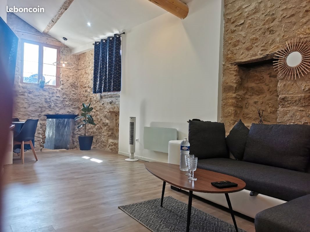 Maison à louer, 80m², Ansouis