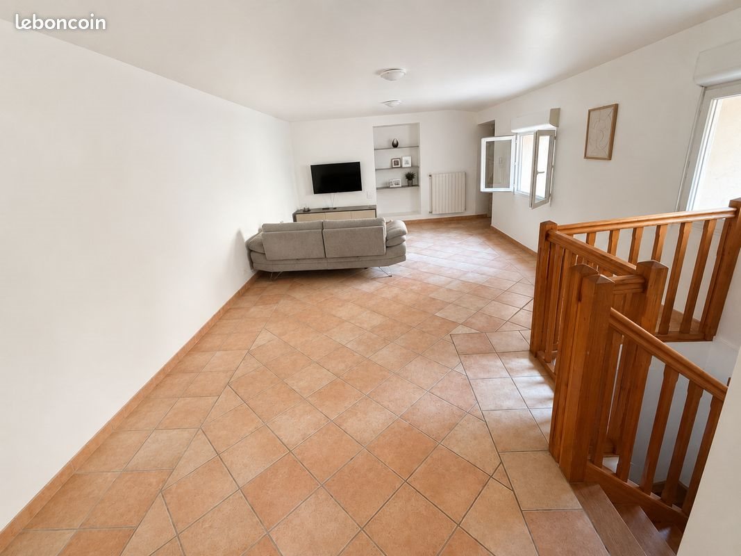 Appartement à louer, 98m², Villemoustaussou