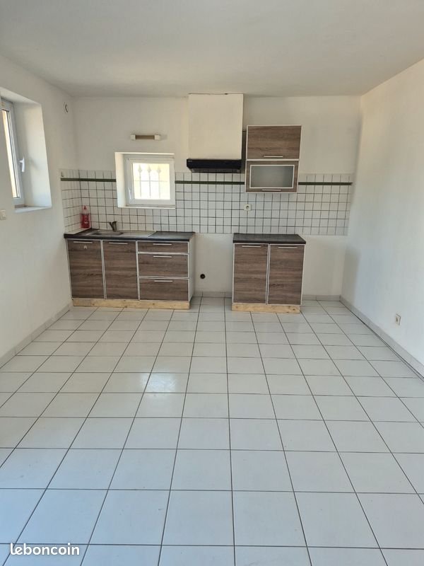 Appartement à louer, 39m², Alleins