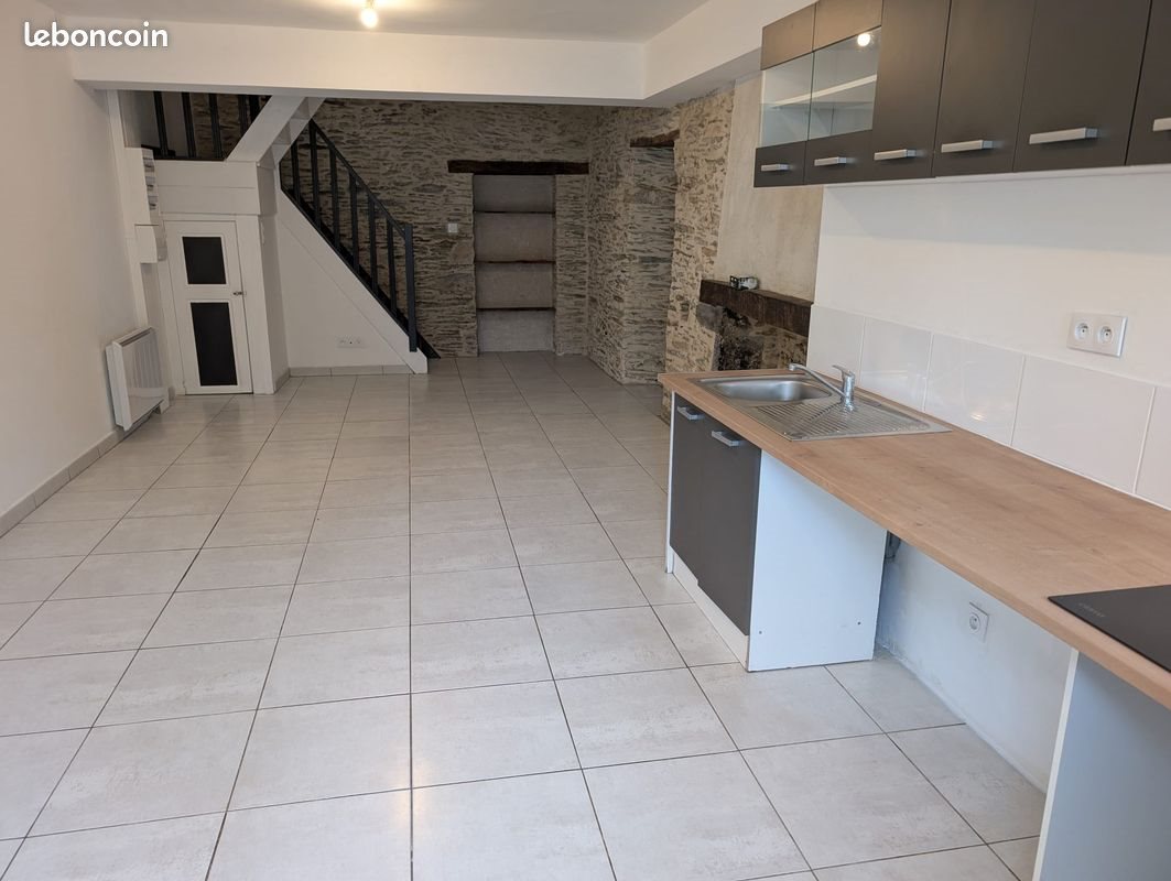 Appartement à louer, 90m², Issé