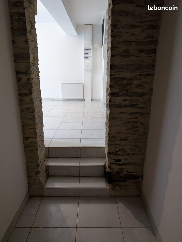 Appartement à louer, 90m², Issé