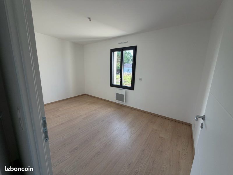 Maison à louer, 81m², Thénac