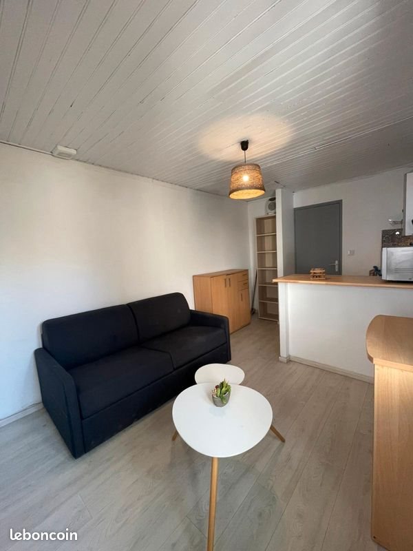 Appartement à louer, 17m², Nîmes