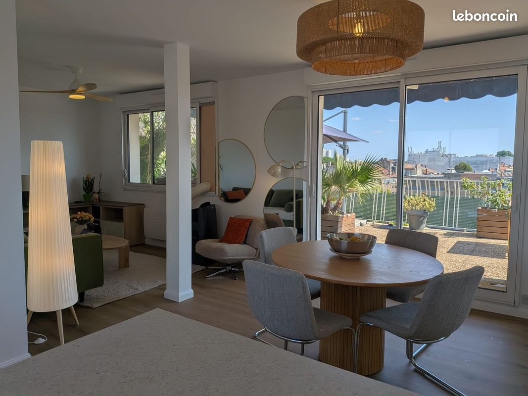 Appartement à louer, 72m², Bordeaux