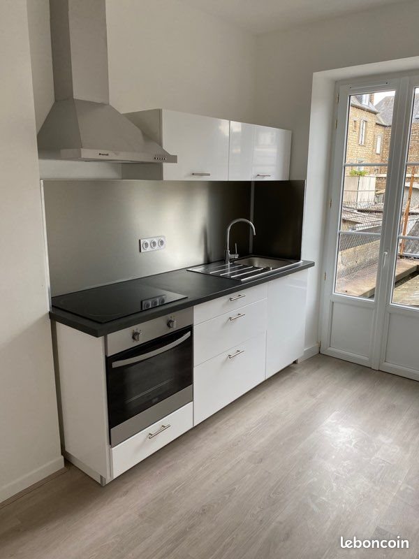 Appartement à louer, 45m², Saint-Hilaire-du-Harcouët