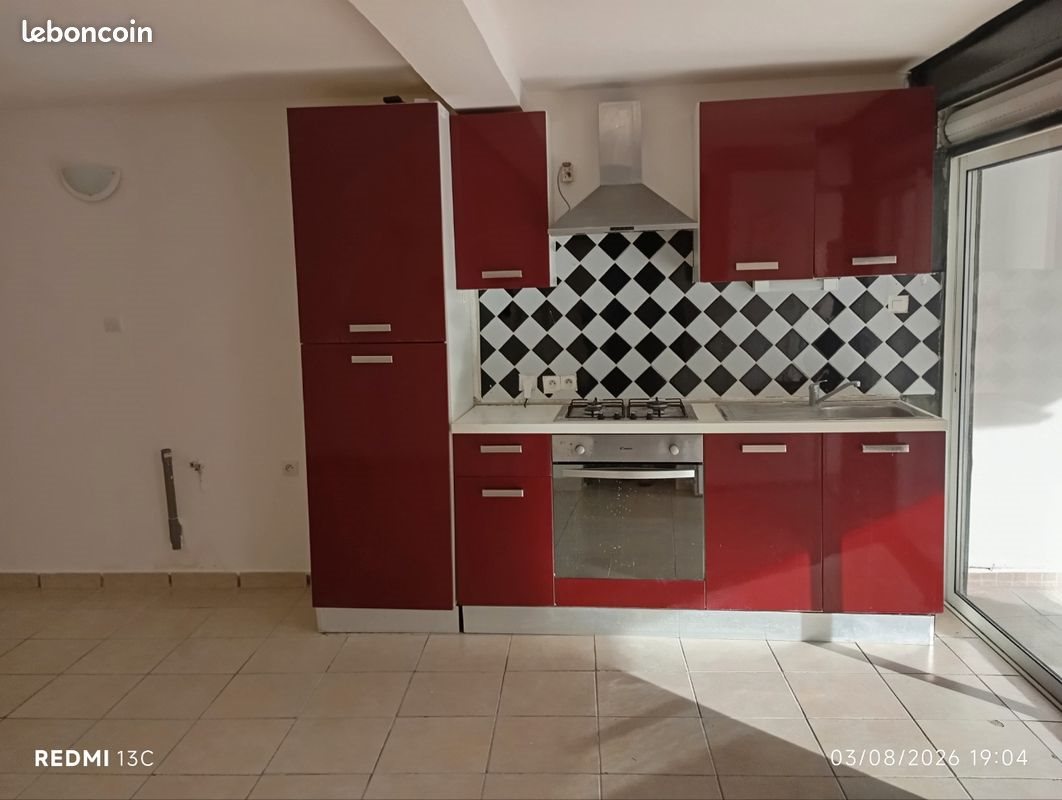 Maison à louer, 4m², Mallemort