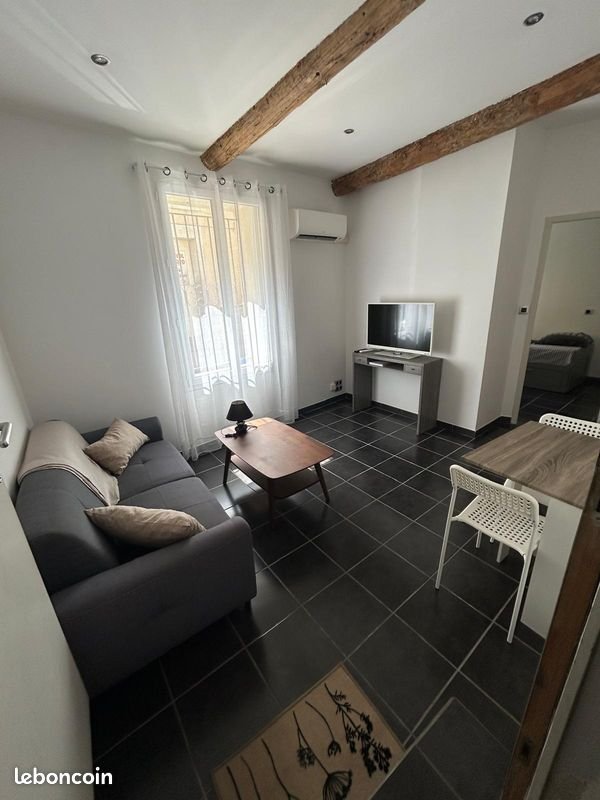 Appartement à louer, 25m², Nîmes
