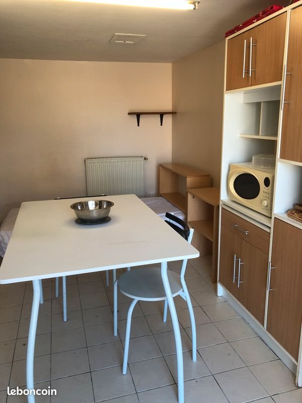 Appartement à louer, 18m², Saintes