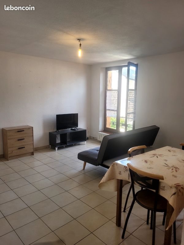 Appartement à louer, 45m², Le Malzieu-Ville