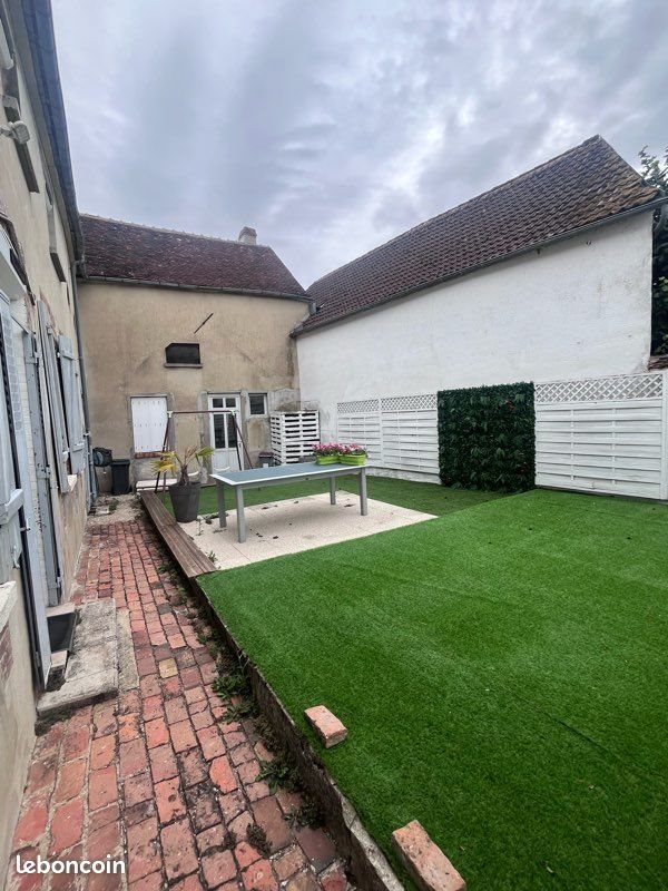 Maison à louer, 110m², Mont-Saint-Sulpice