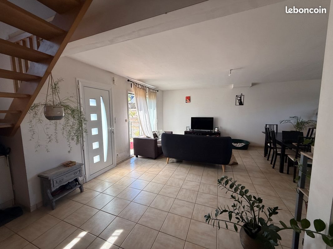 Maison à louer, 125m², Montfort-sur-Meu