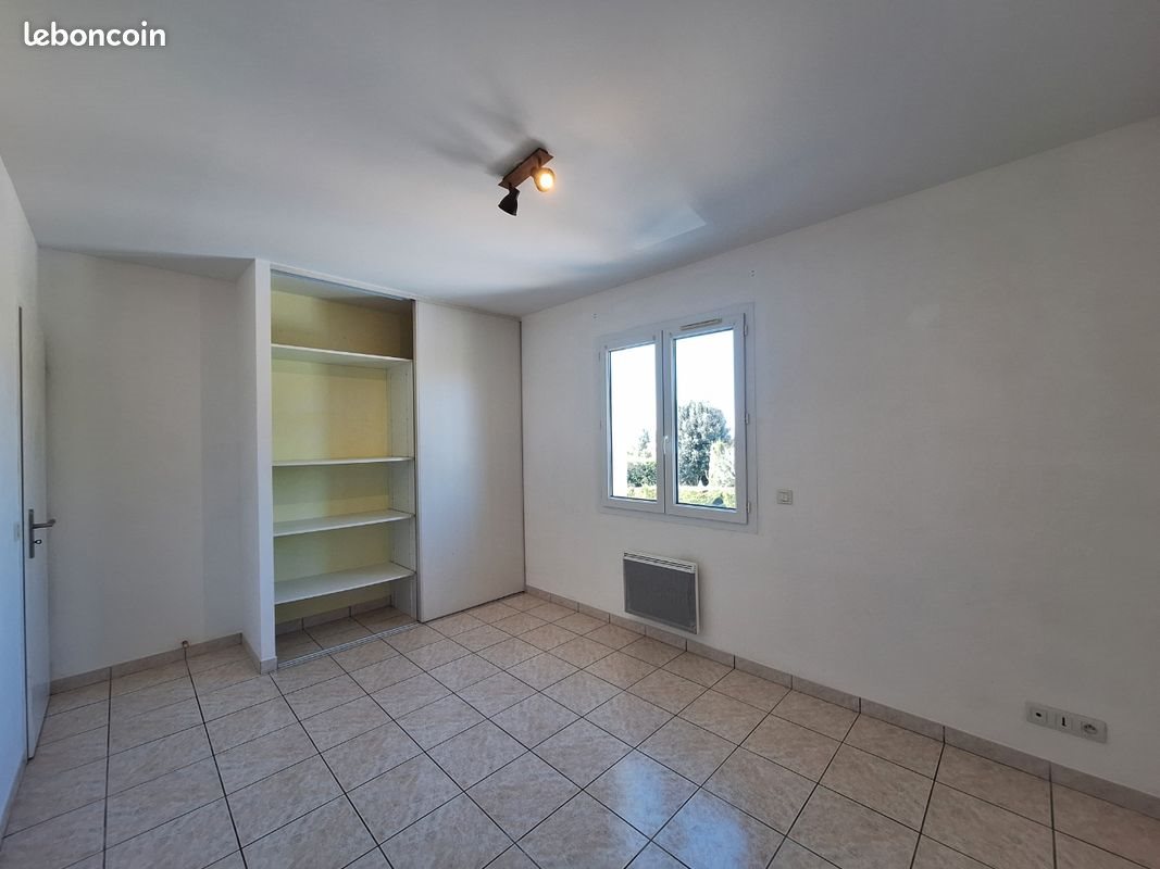 Maison à louer, 73m², Bésayes