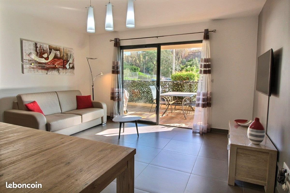 Appartement à louer, 45m², Albitreccia