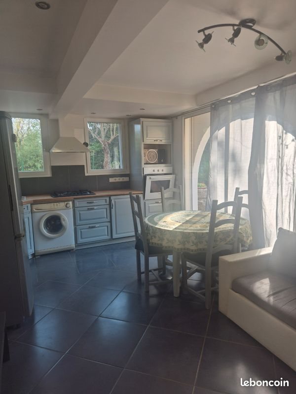 Appartement à louer, 55m², Solliès-Toucas