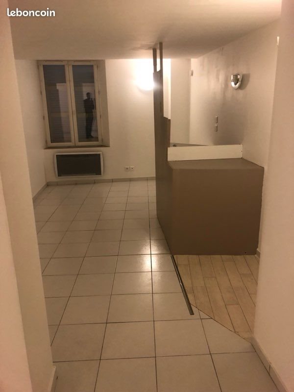 Appartement à louer, 38m², La Roquebrussanne
