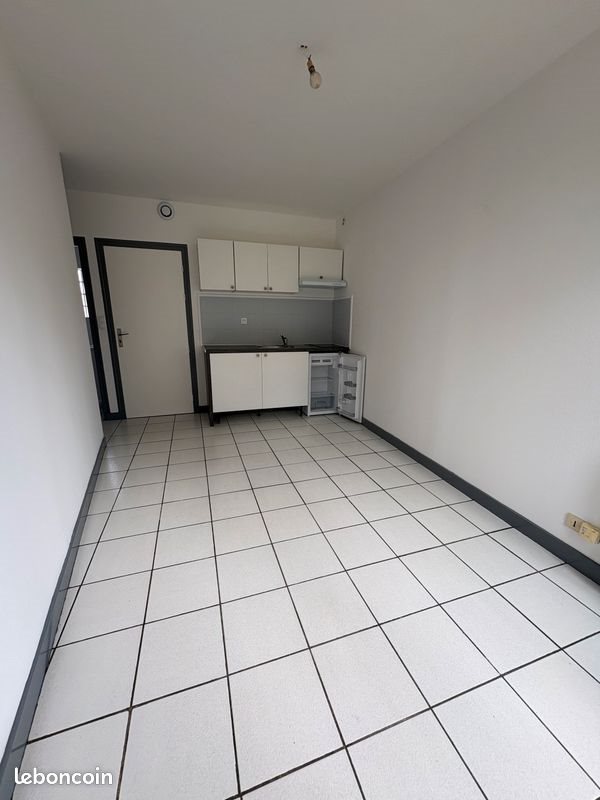 Appartement à louer, 38m², Saintes