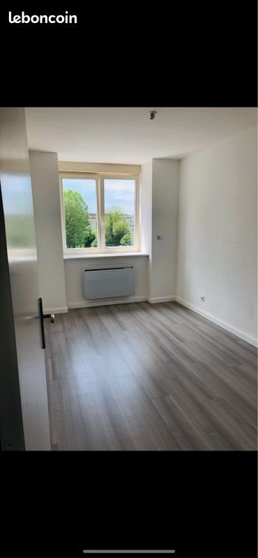 Appartement à louer, 60m², Sedan