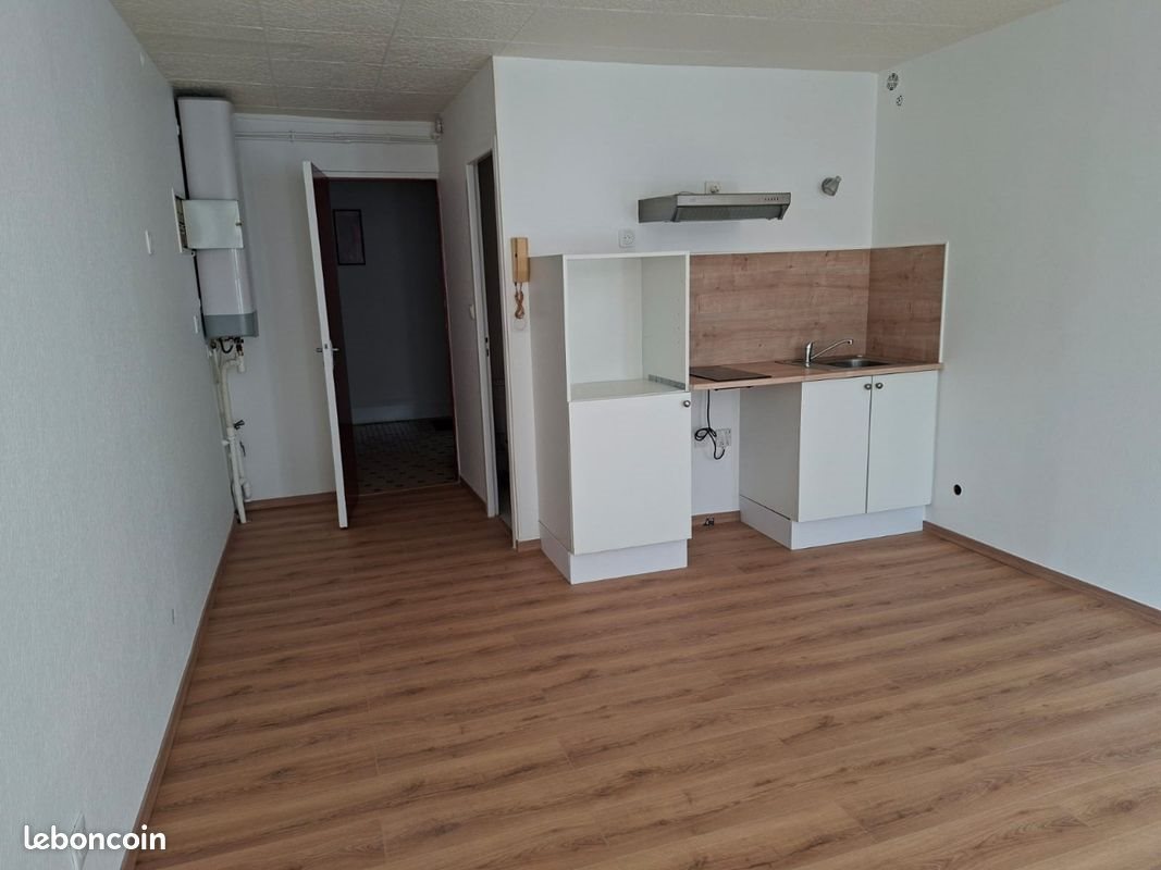 Appartement à louer, 22m², Saintes