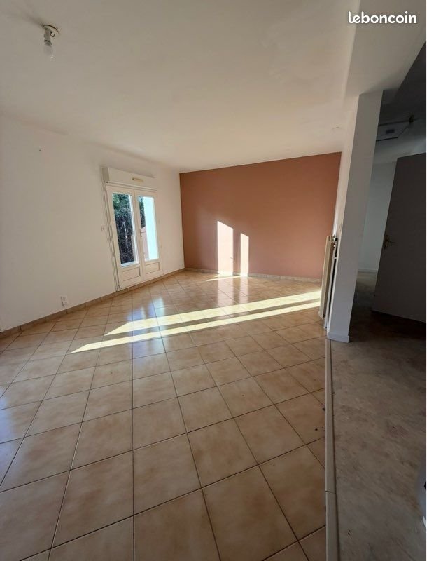 Maison à louer, 70m², Savigné-l'Evêque